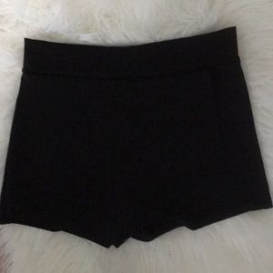 Black skort